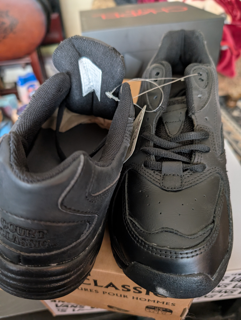 Kirkland Signature Men's Court Classic Shoes - Size 9.5 - photo 5
