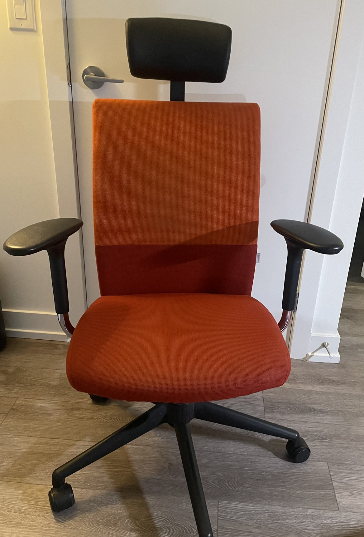 Sidiz ergonomic office chair