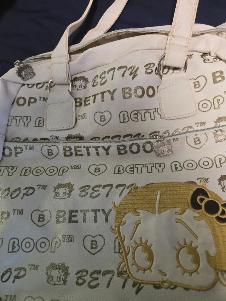 Betty Boop Cream Tote Bag image indicator(2)