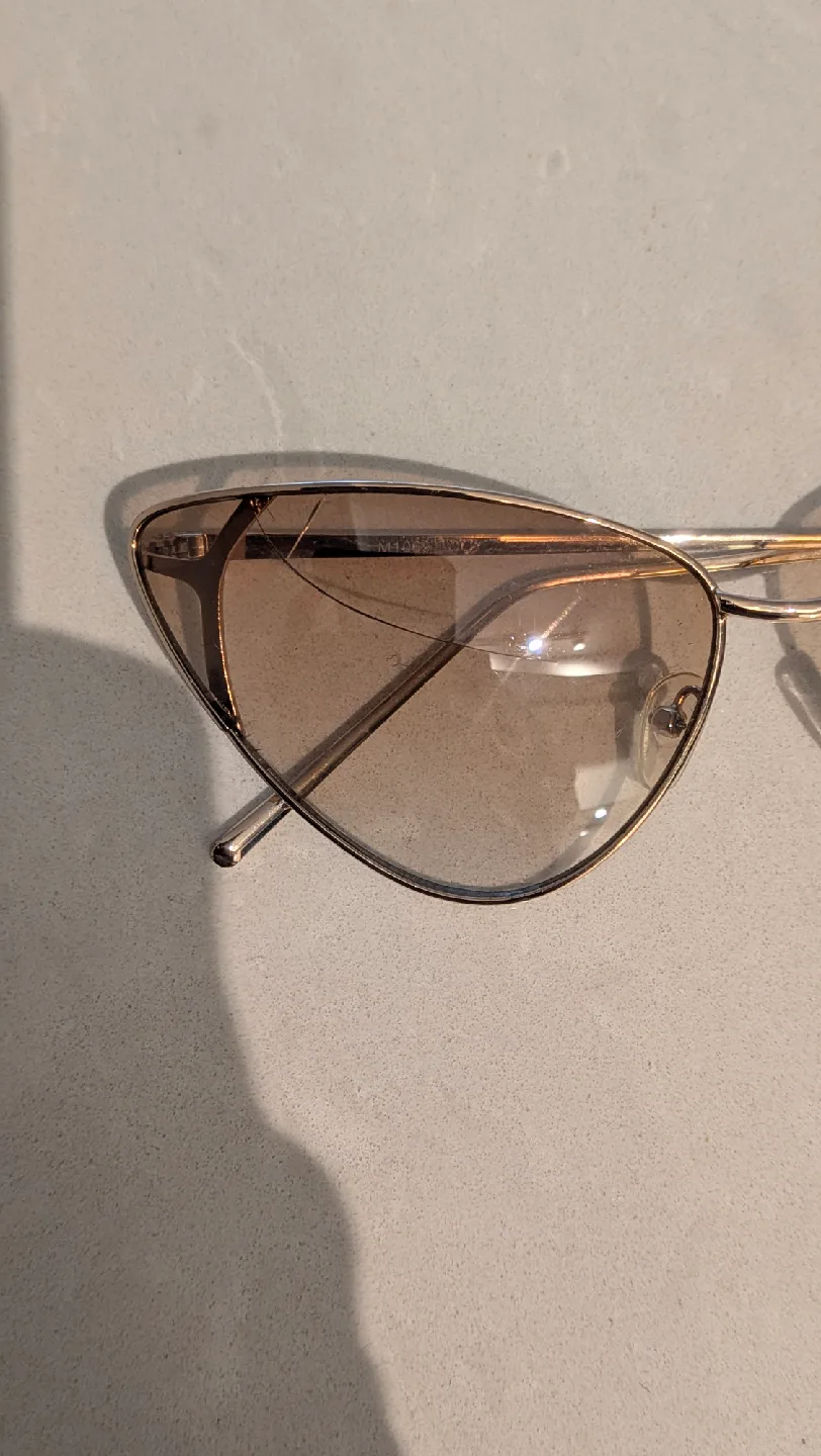 Sunglasses (2 pairs) image indicator(2)