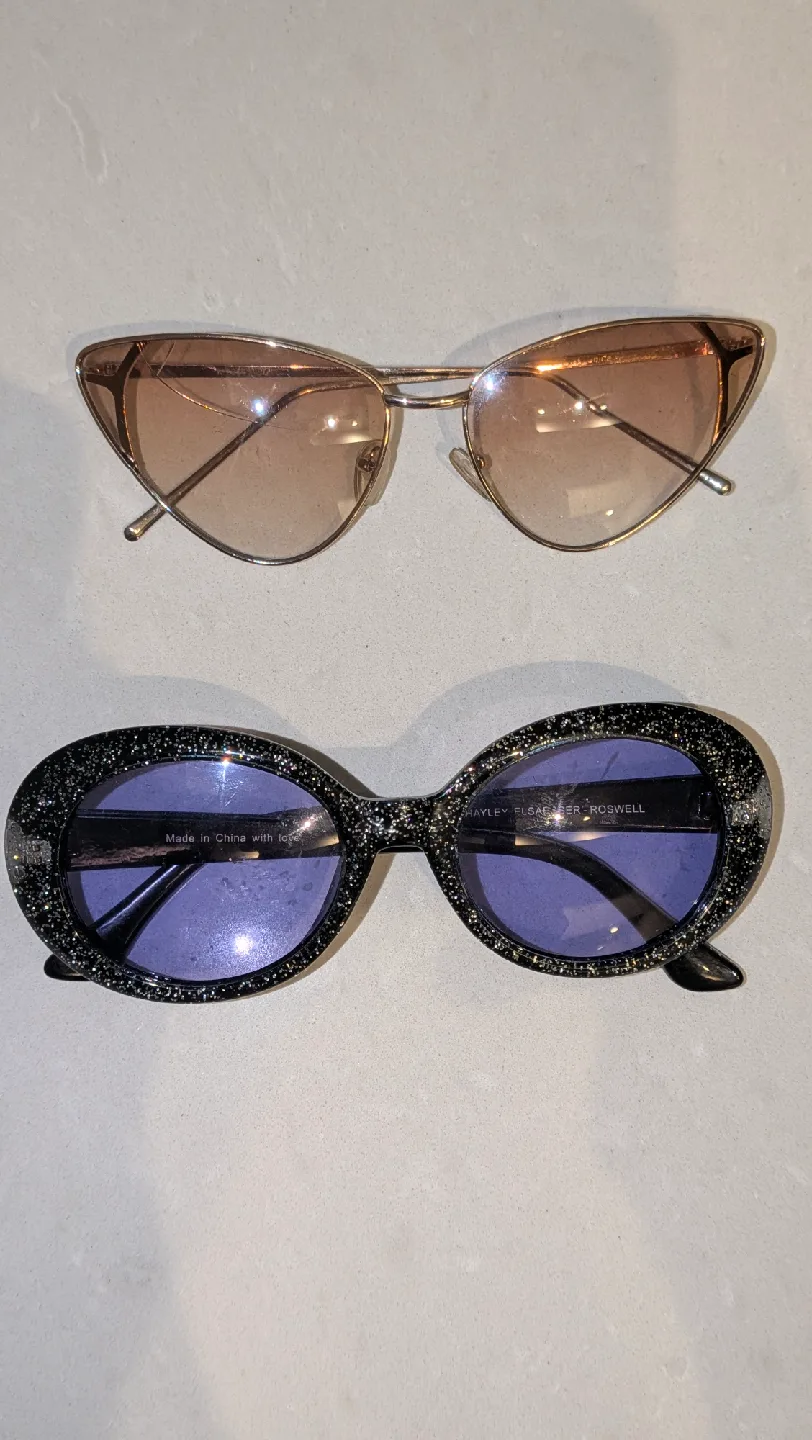Sunglasses (2 pairs) image indicator(3)