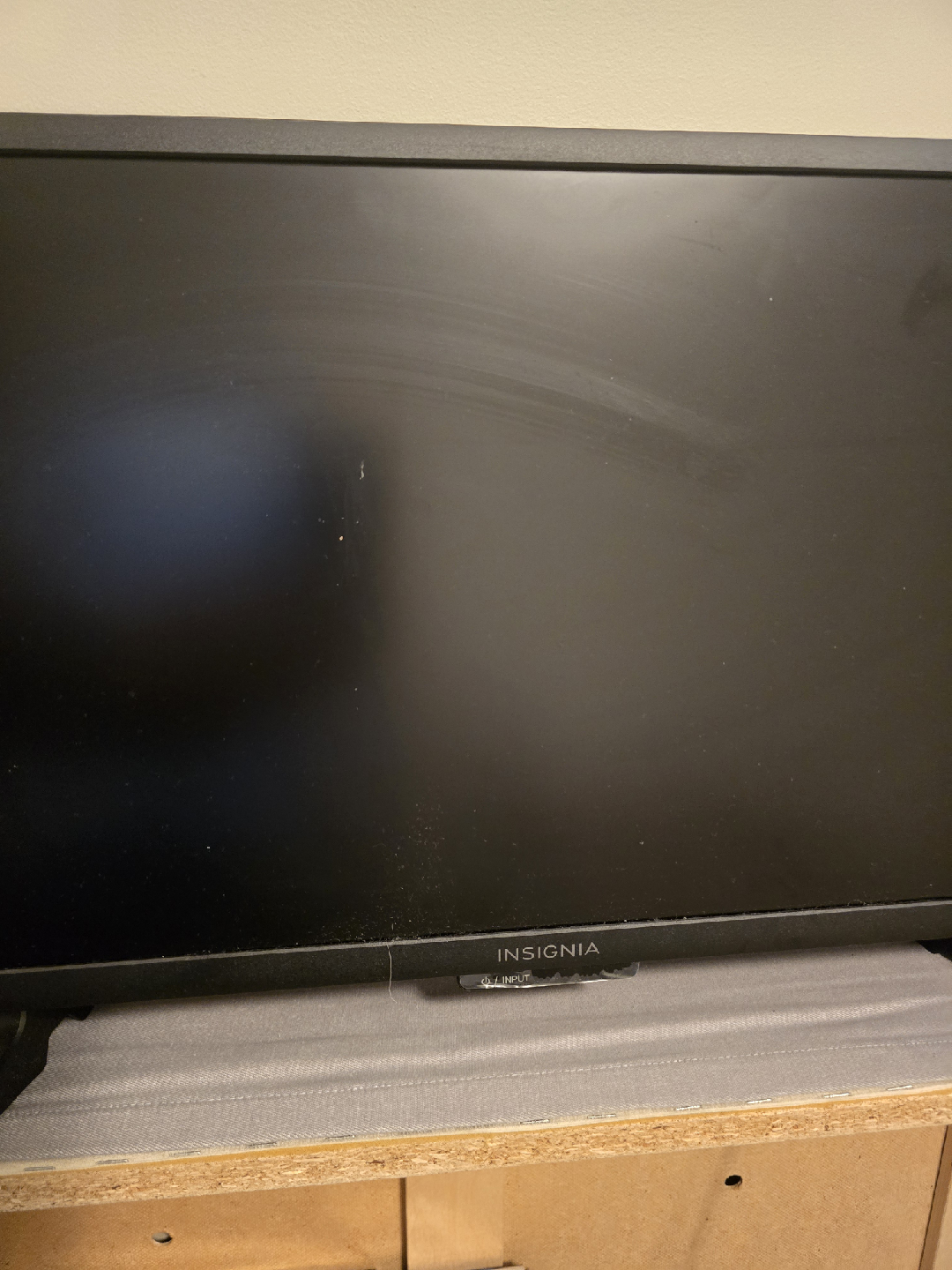 Insignia 24 in Smart TV with Remote - photo 4