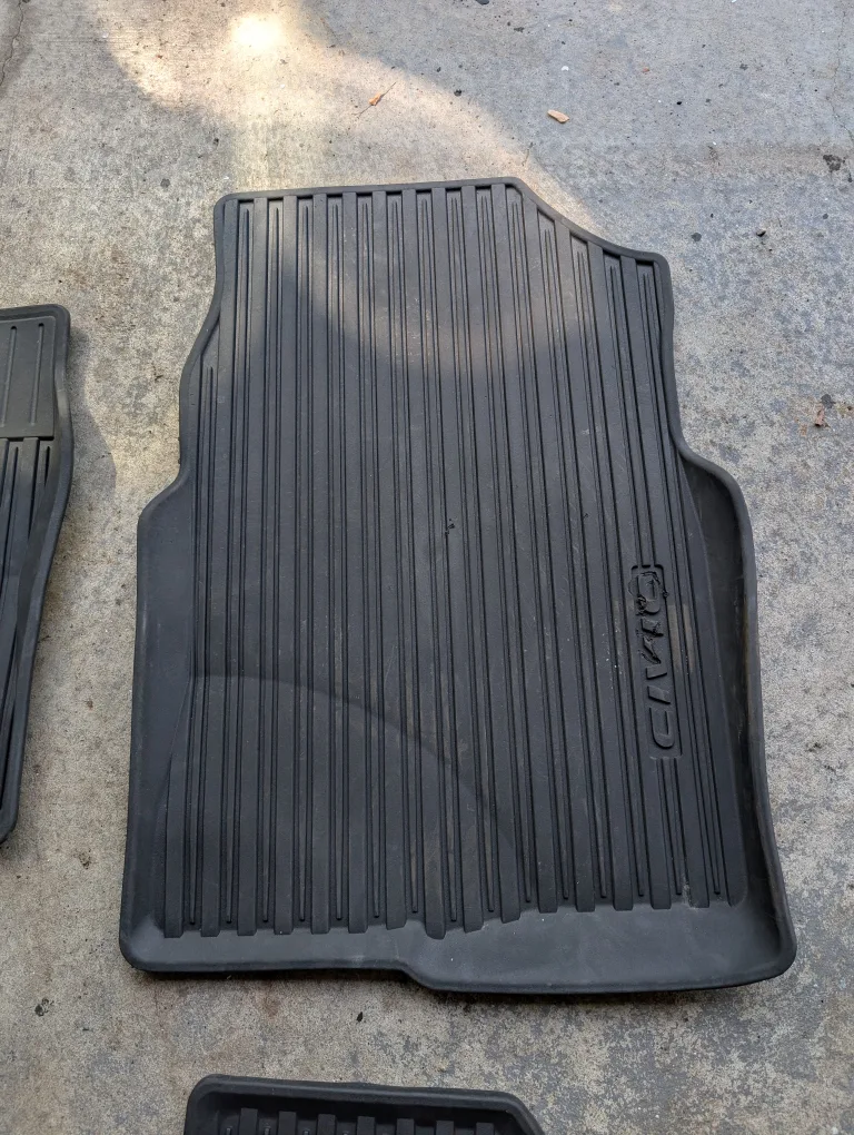Honda Civic Floor Mats  - Full Set image indicator(2)