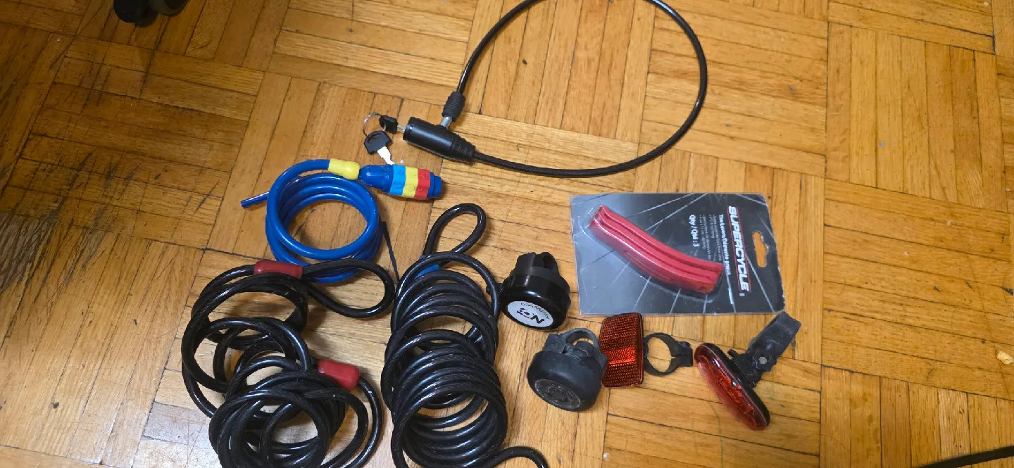 Bike Locks and Lights Bundle image indicator(5)