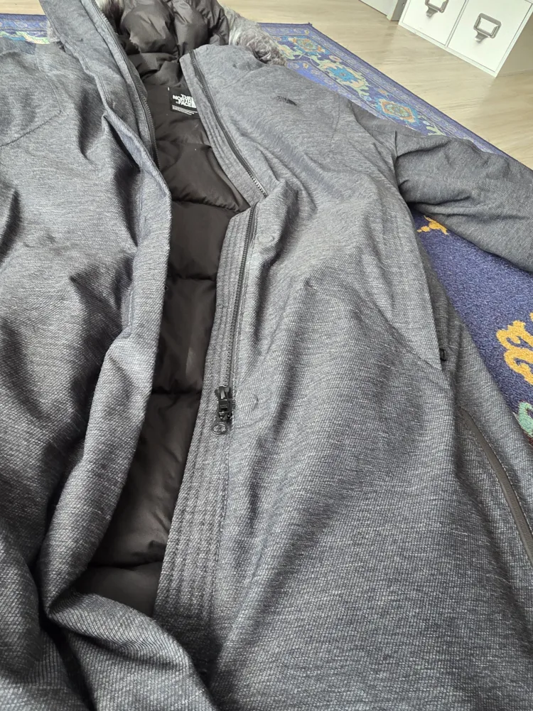 The North Face Women's Parka - Size L image indicator(4)