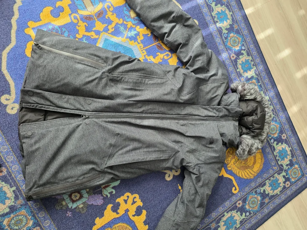 The North Face Women's Parka - Size L image indicator(6)