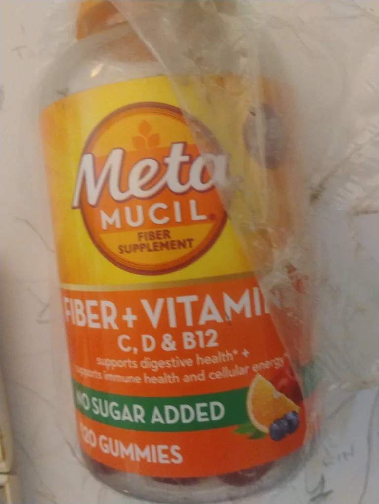 Metamucil Fiber + Vitamin Gummies thumbnail