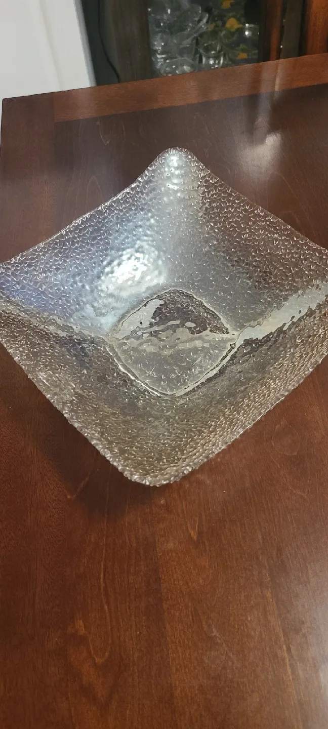 Textured Glass Serving Bowl - 11 inches image indicator(3)