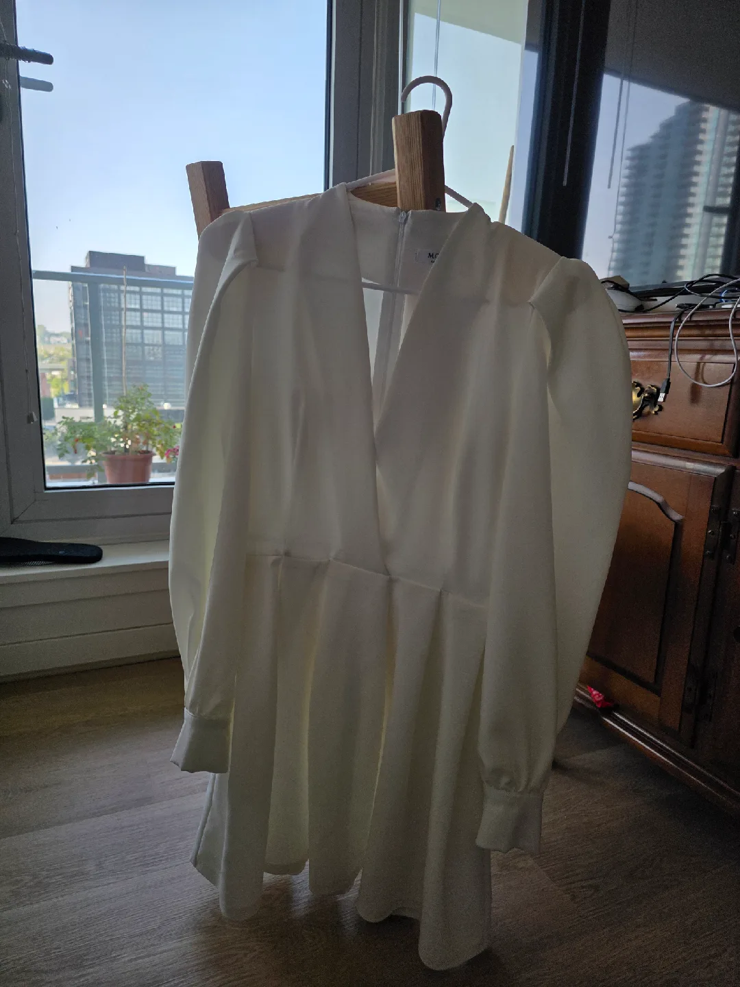 Mora Fashion White Dress - Size XS image indicator(2)