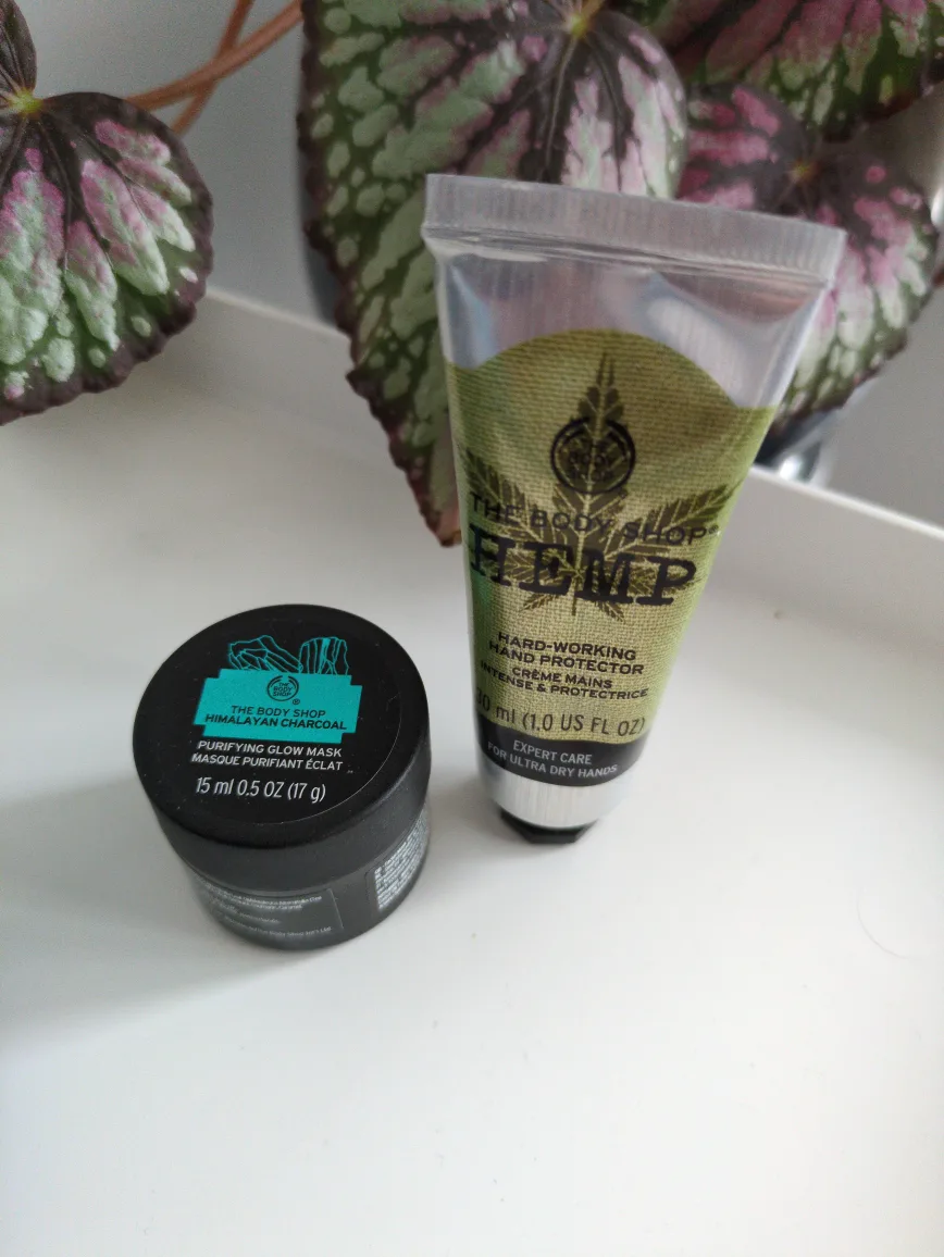 The Body Shop Hemp Hand Cream & Himalayan Charcoal Mask
