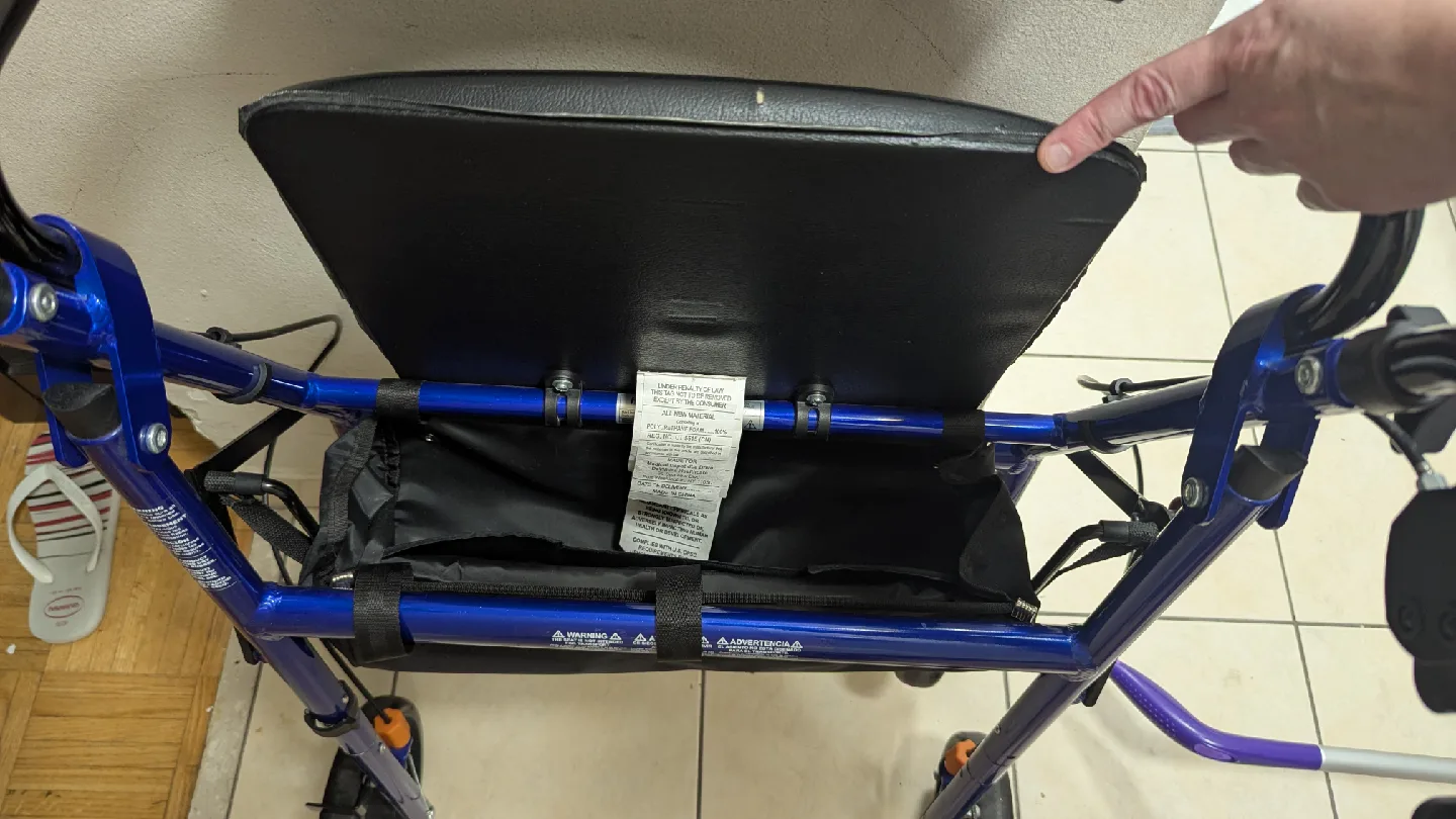 Drive Medical Blue Rollator Walker with Seat image indicator(2)