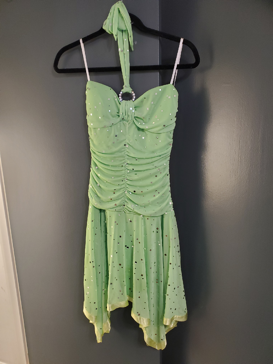Deb Green Halter Dress - Size M 🥕