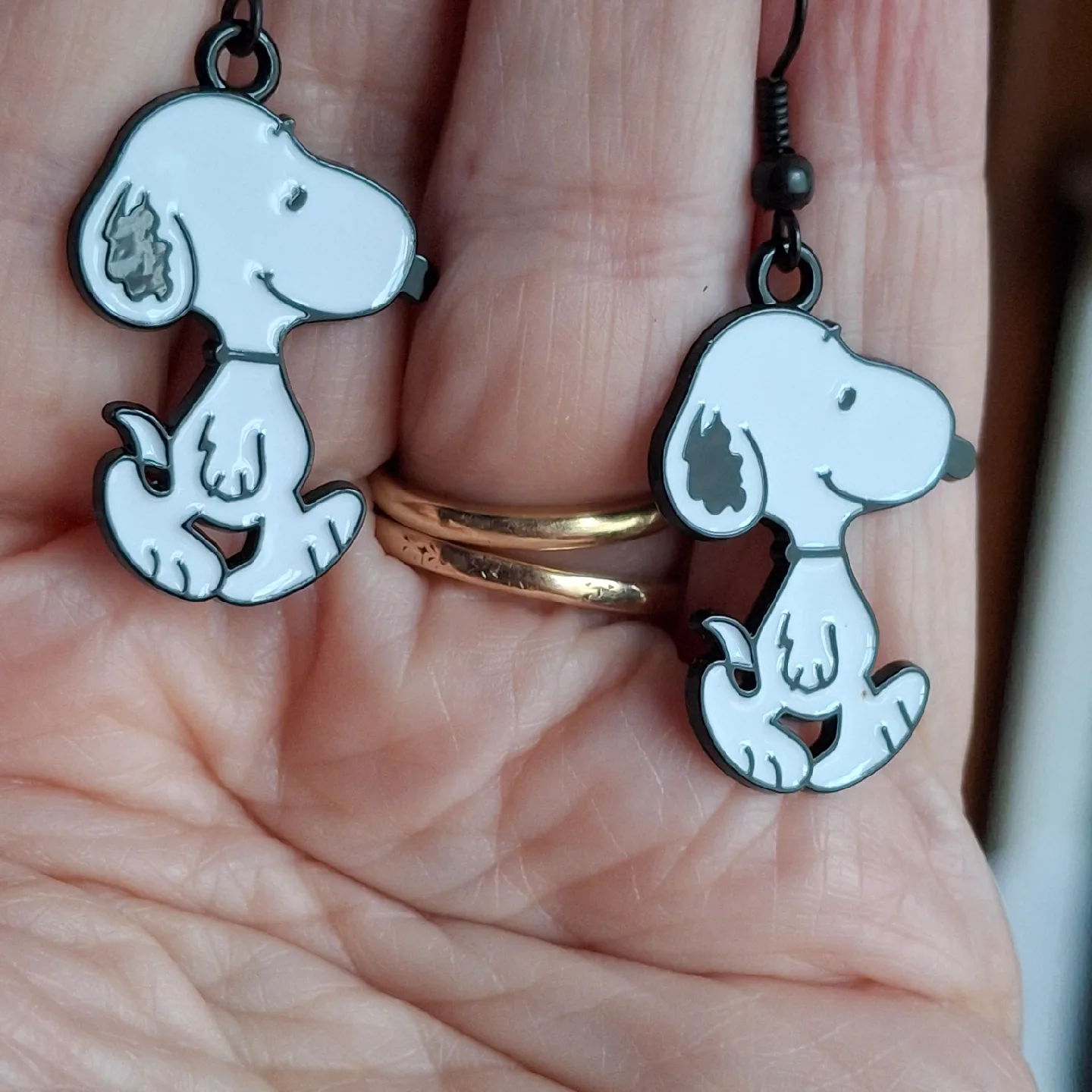 Snoopy Dangle Earrings thumbnail