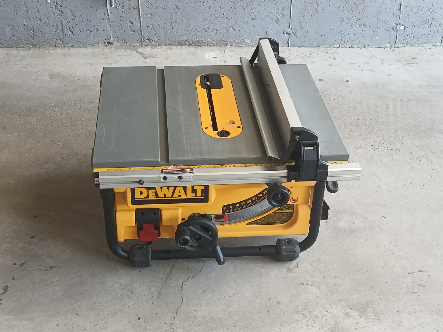 Dewalt 10-Inch Job Site Table Saw w/ Box - photo 2