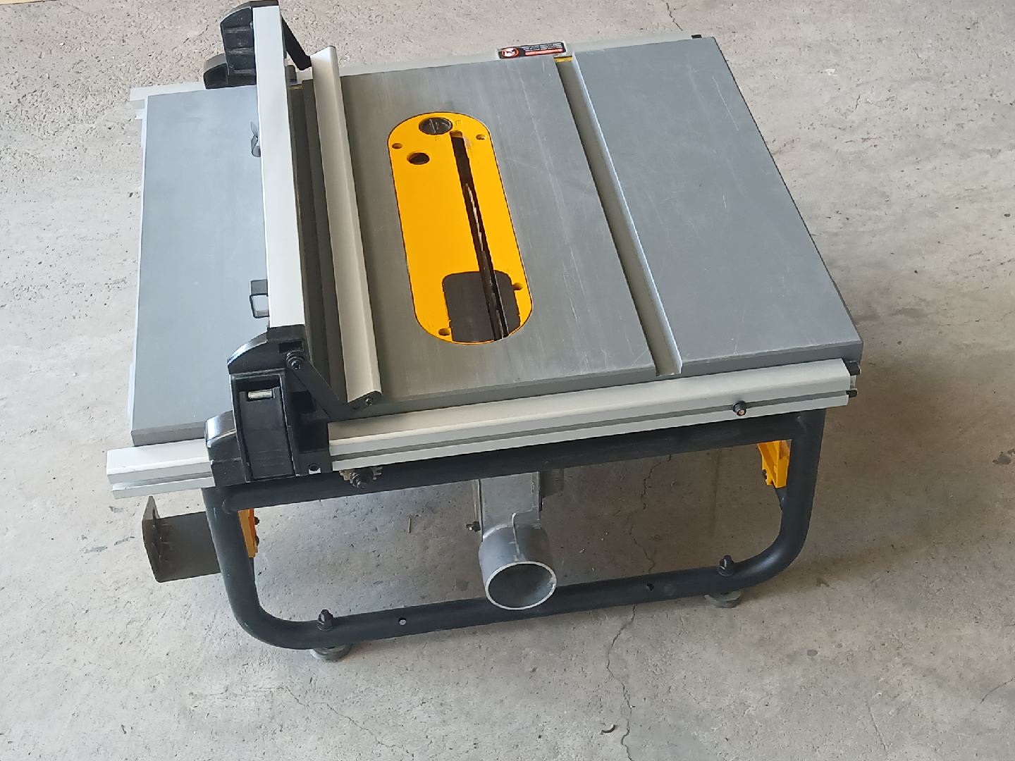 Dewalt 10-Inch Job Site Table Saw w/ Box - photo 4