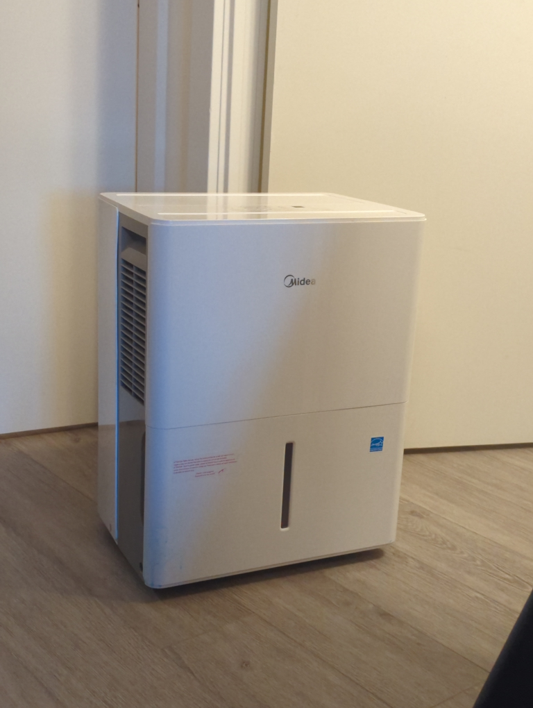 Midea Dehumidifier - Great Condition
