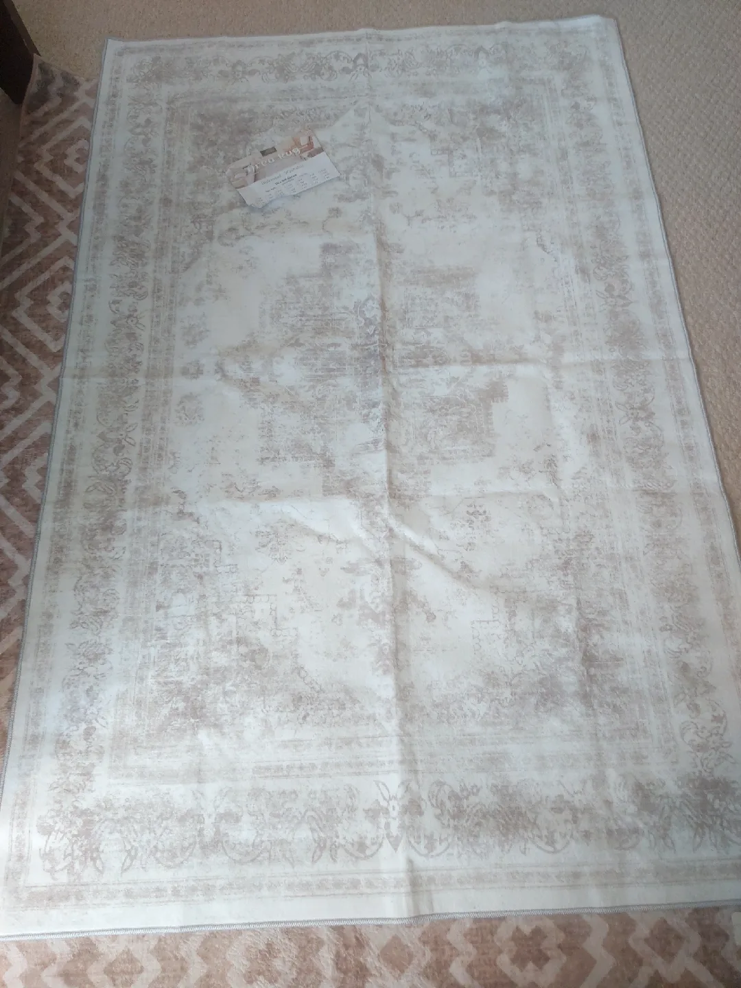 Area Rug 4×6ft washable brand new thumbnail