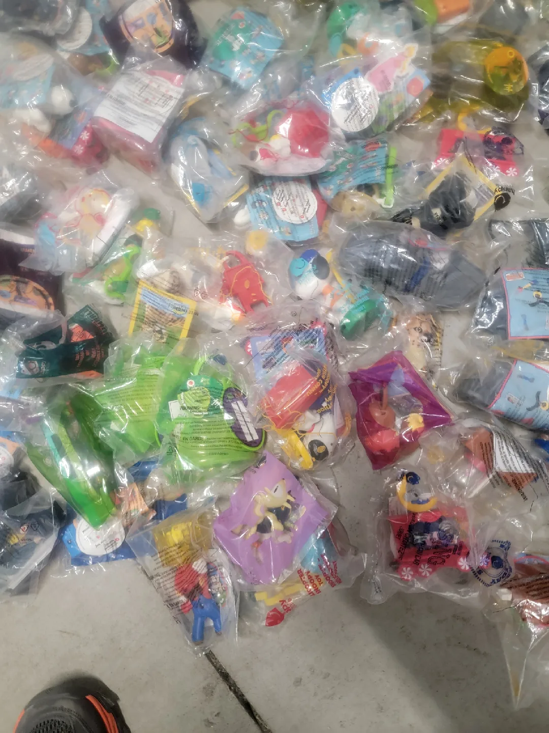 McDonald's Happy Meal Toys 2017-18 - Assorted Collection image indicator(5)