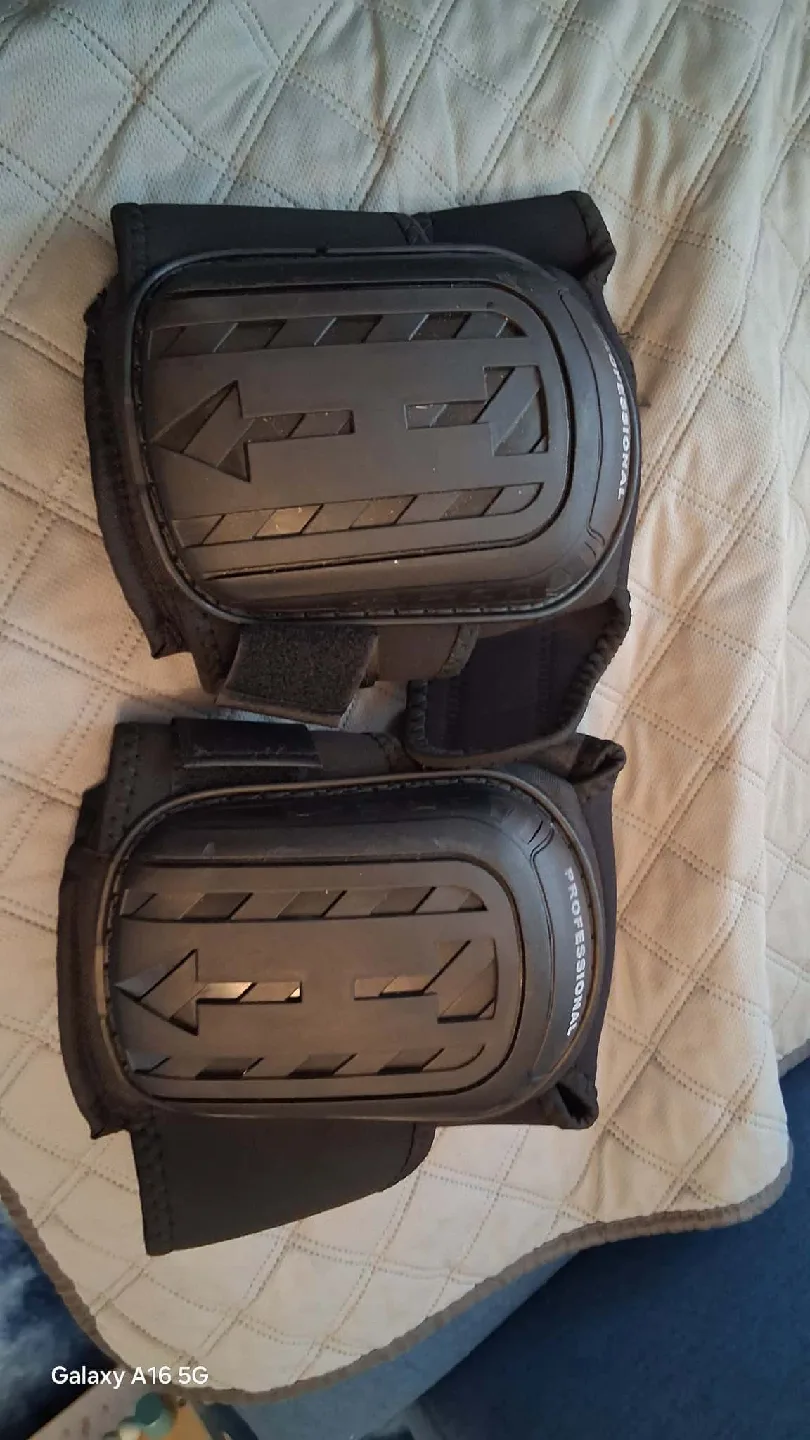 Rexbeti Professional Knee Pads thumbnail