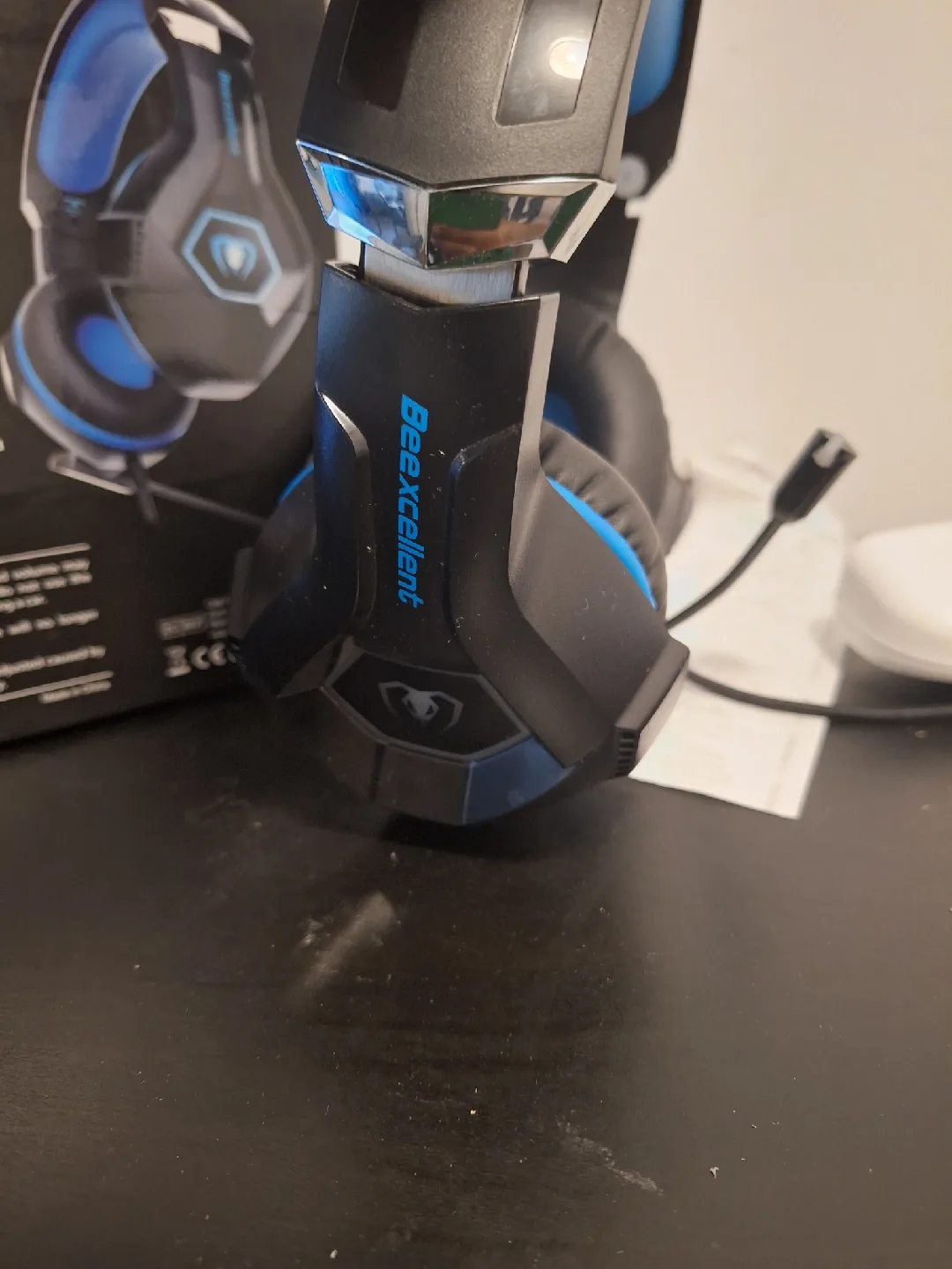 Beexcellent Wired Black & Blue Gaming Headset With Mic image indicator(5)