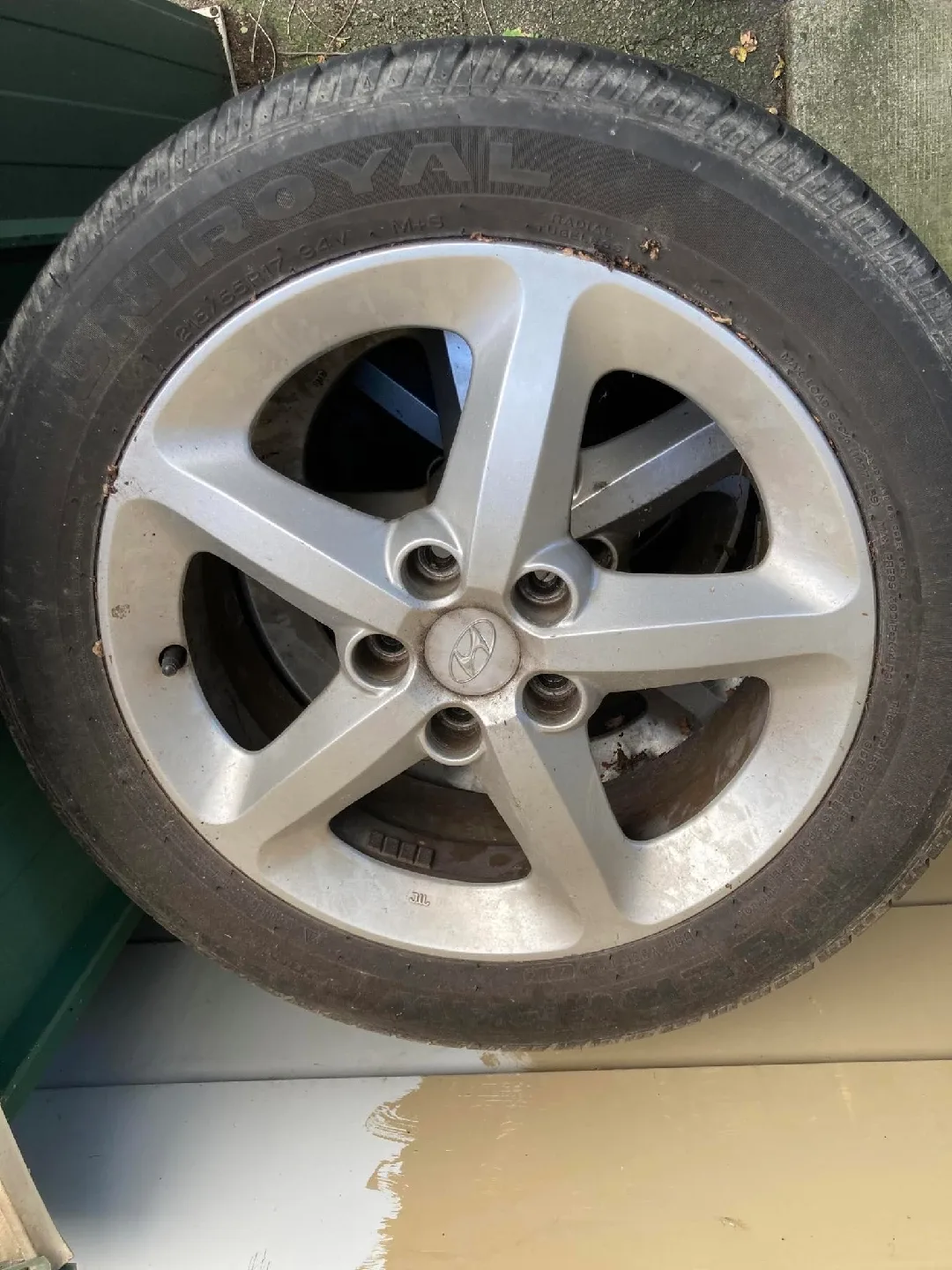 215/55R17 -USED- HYUNDAI ALUMINIUM ALLOY RIMS with TIRES image indicator(2)