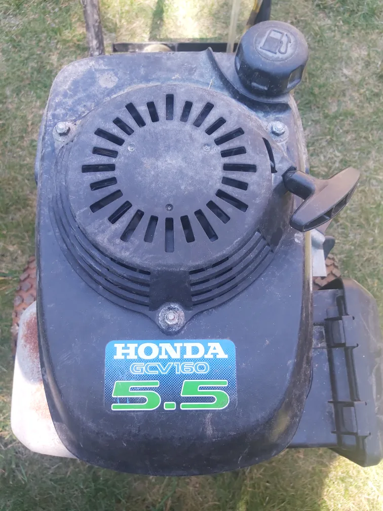 Simoniz 2600 PSI Pressure Washer Powered by Honda thumbnail