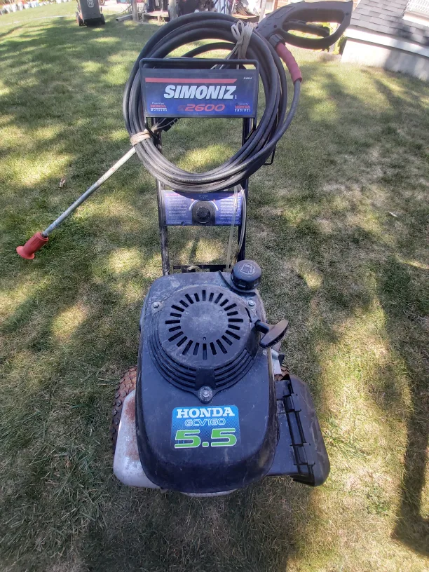 Simoniz 2600 PSI Pressure Washer Powered by Honda image indicator(7)