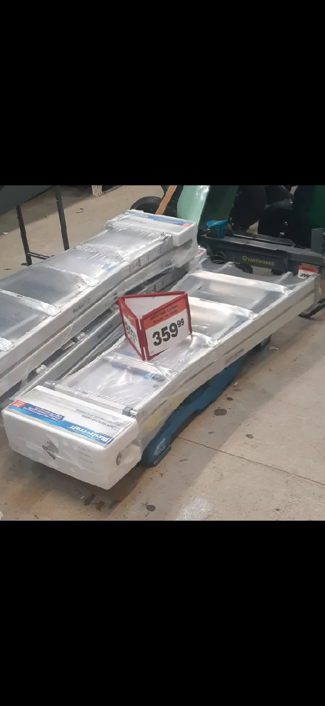 Mastercraft Grade 1A Aluminum Ladder 21 ft-300-lb image indicator(3)