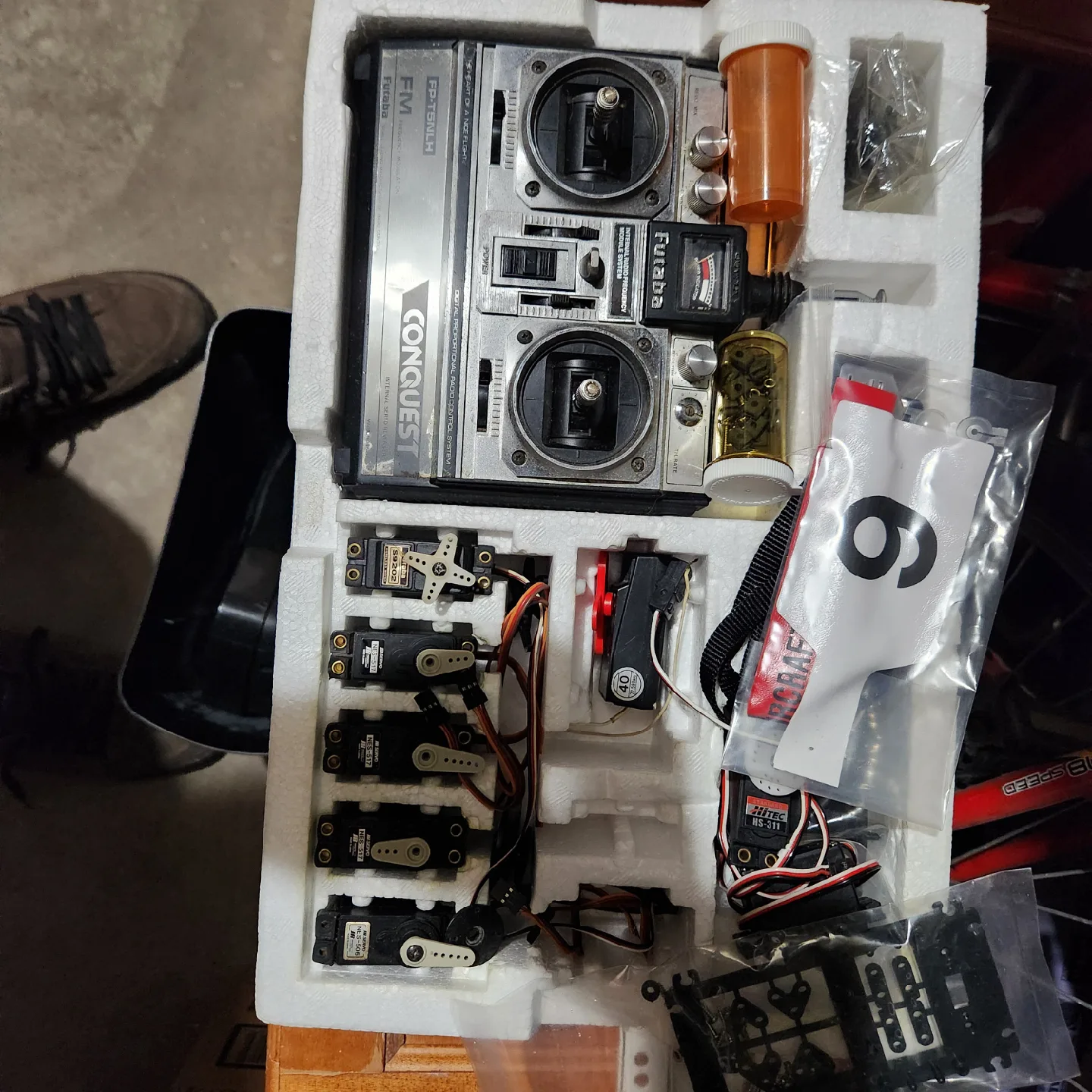 Futaba Digital Proportional Radio Control System image indicator(2)