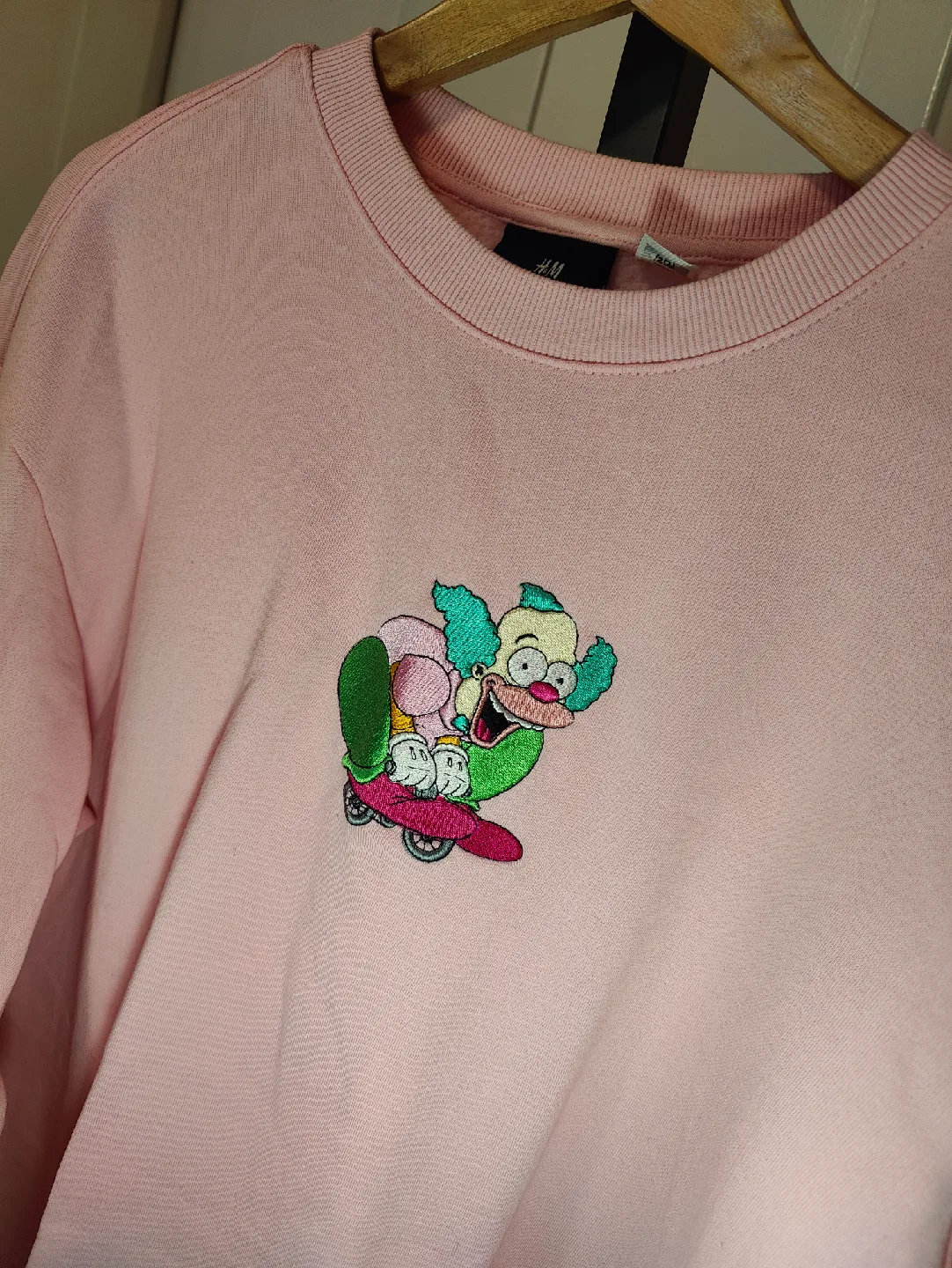 H&M x The Simpsons Relaxed Fit Pink Sweatshirt - Size M image indicator(3)