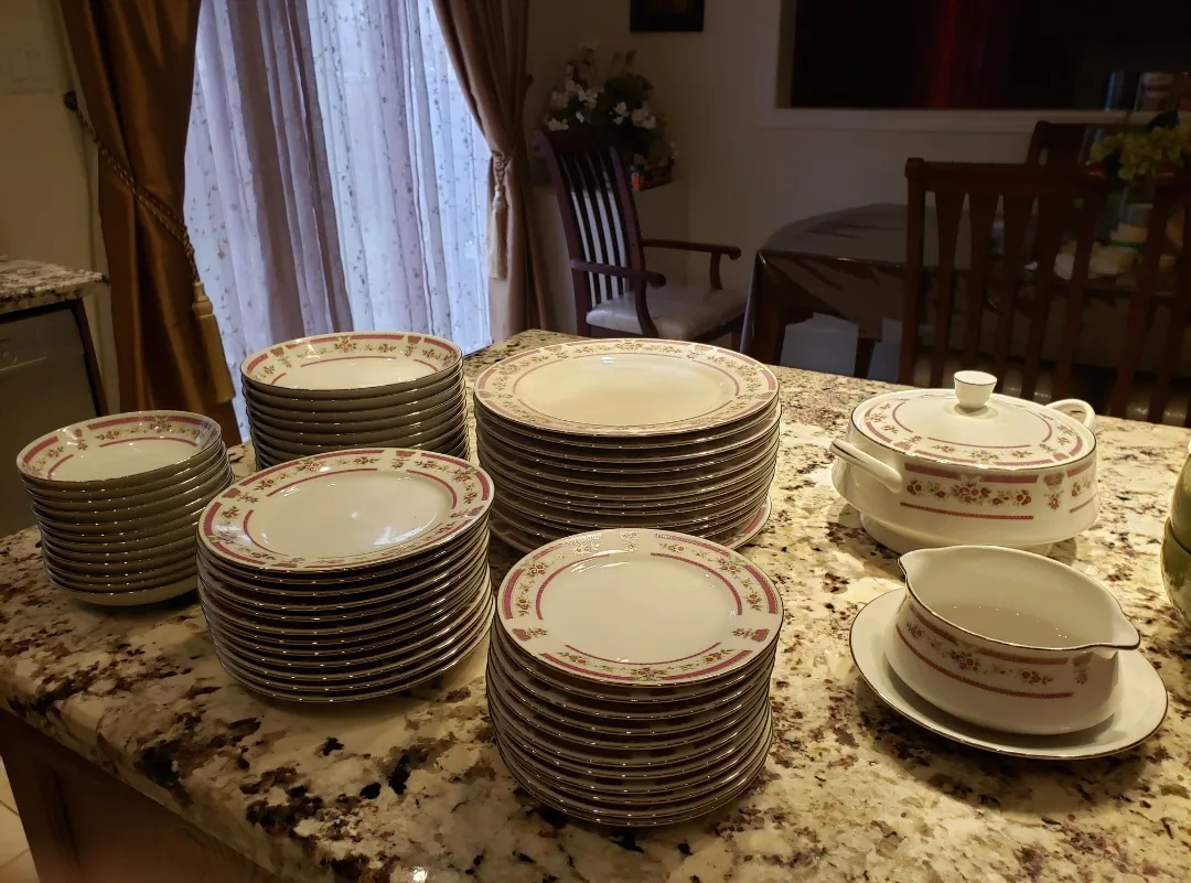 dinnerware set place 12 persons setting
