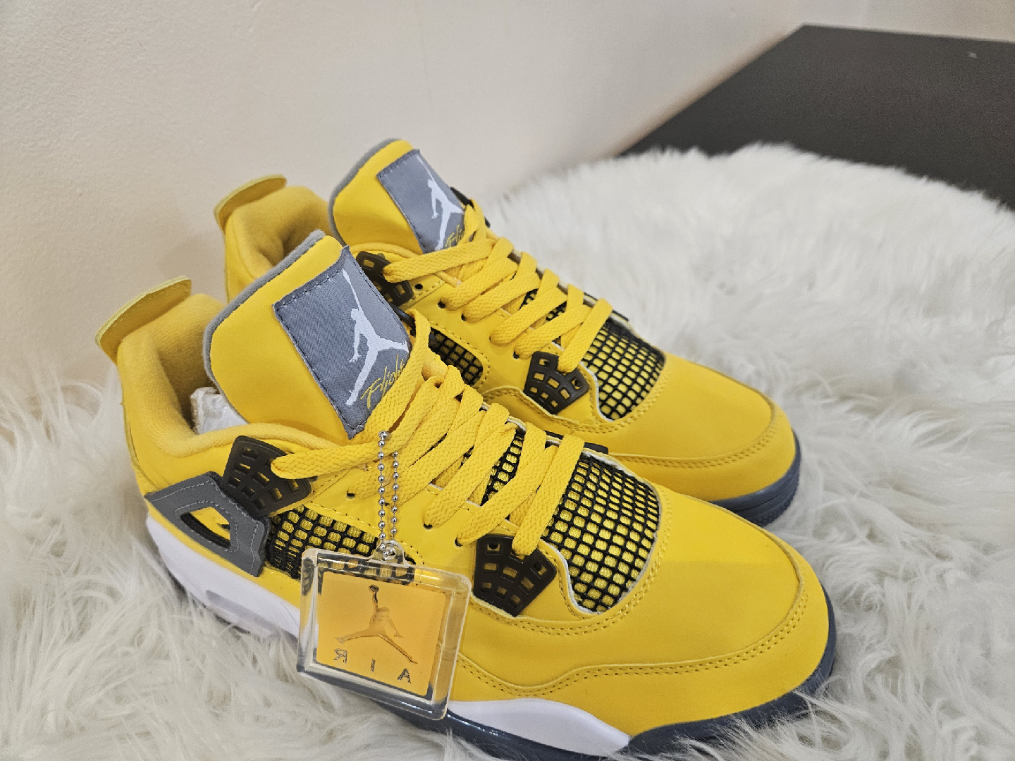 Jordan 4s Lightnings