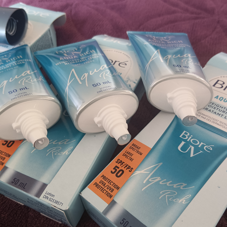 Biore UV Aqua Rich Weightless Moisturizer SPF 50 - photo 3