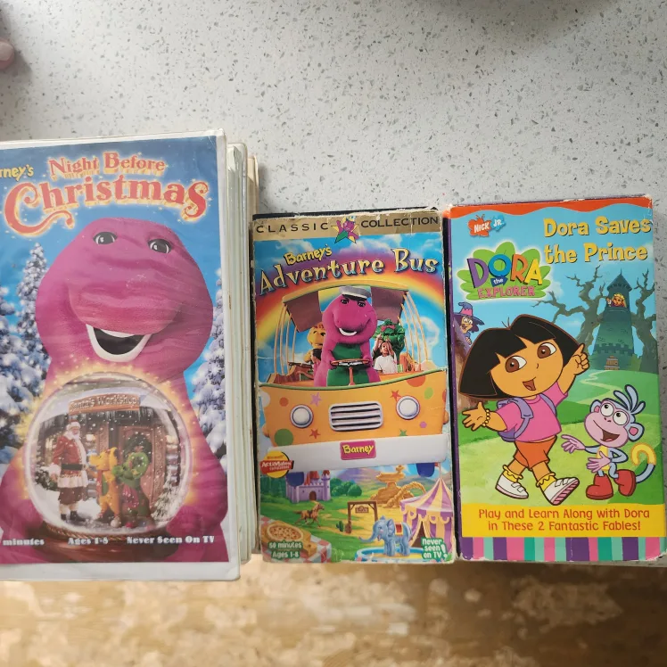 FREEERE Barney & Dora VHS Tapes