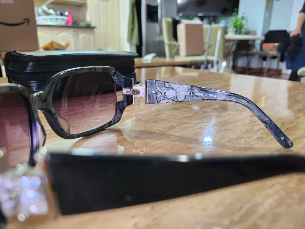 Bulgari Sunglasses - Made in Italy image indicator(3)