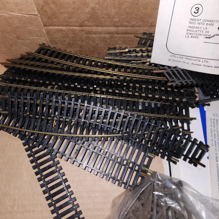 Life-Like The Canadian Trainmaster HO Electric Train Set image indicator(4)