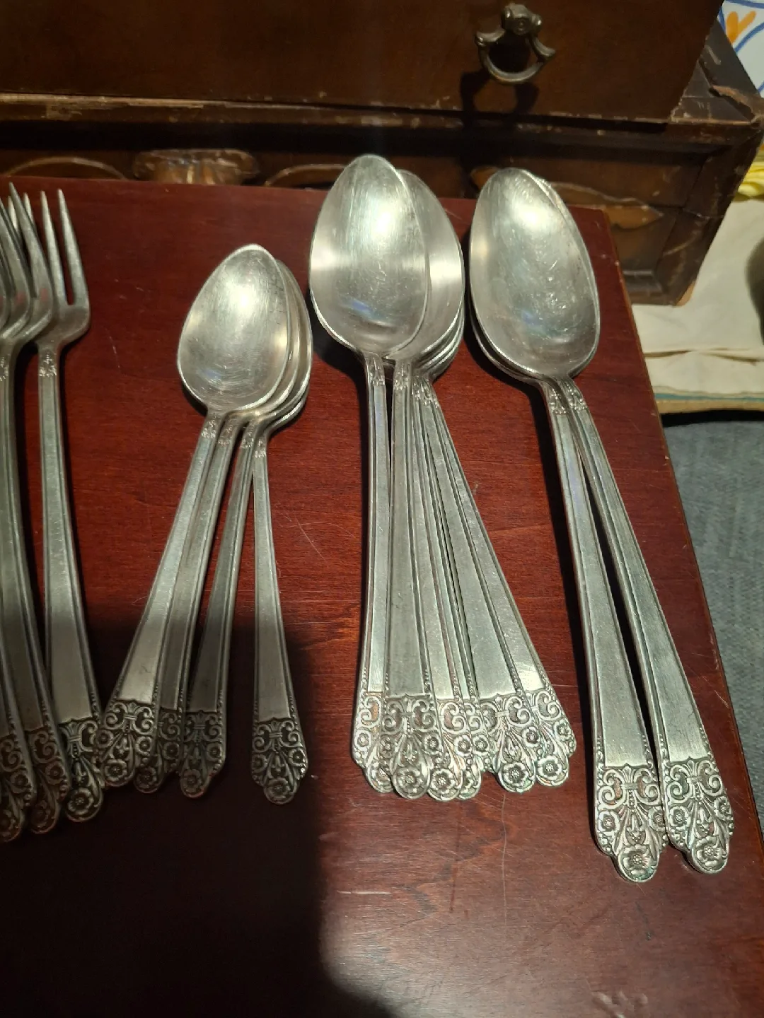 Vintage Silverware Set image indicator(7)