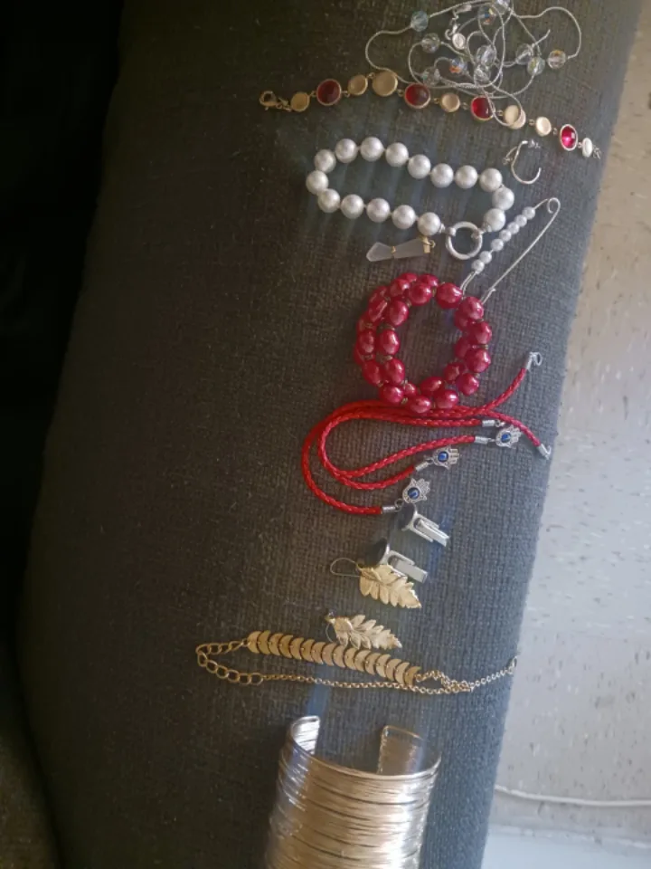 Assorted Jewelry Lot image indicator(2)