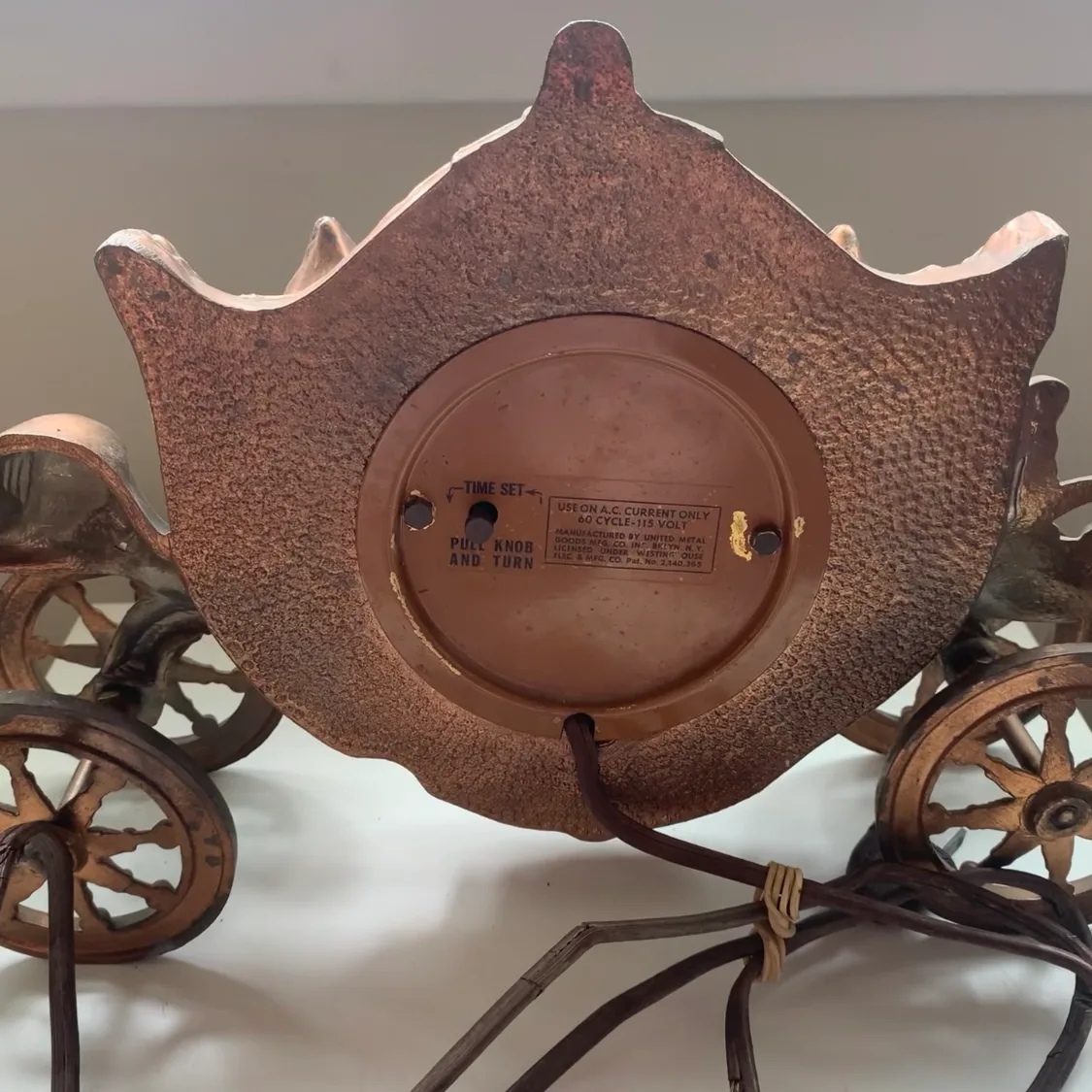 Antique clock (for decoration only) image indicator(4)