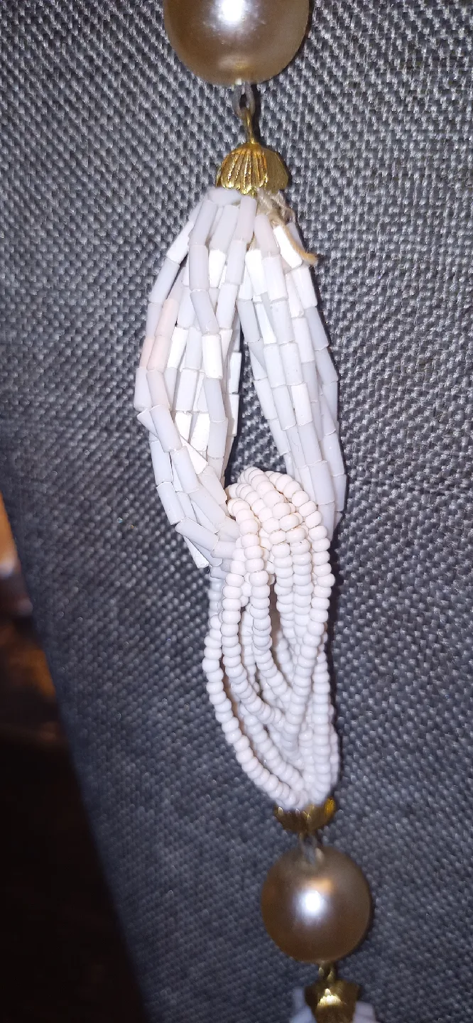 White Beaded Necklace with Pearl Accents image indicator(3)