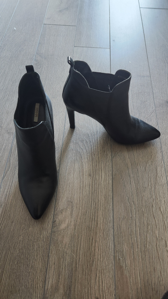 Geox Black Leather Heeled Ankle Boots