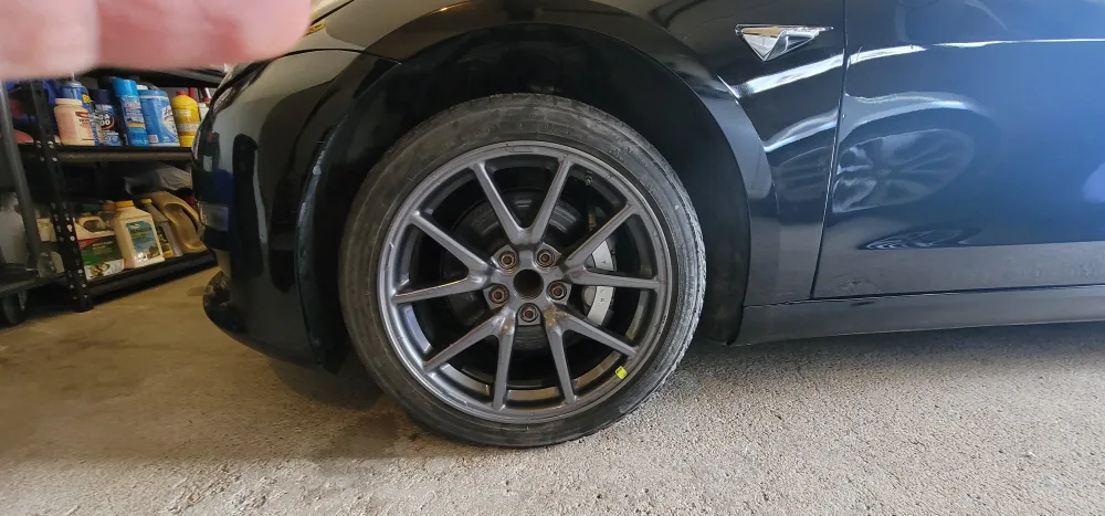 Black Tesla Model 3 image indicator(6)