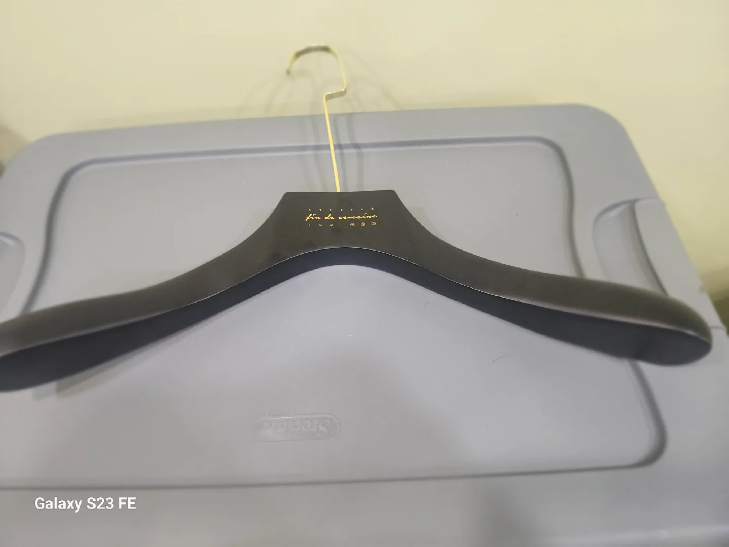 Atelier Fin de Semaine Hanger image indicator(3)