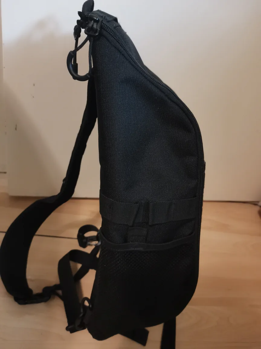 Oakley Black Sling Bag image indicator(2)