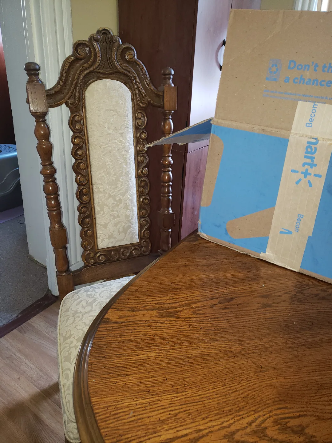 dinning table 4 chairs  YOU NAME YOUR PRICE image indicator(3)