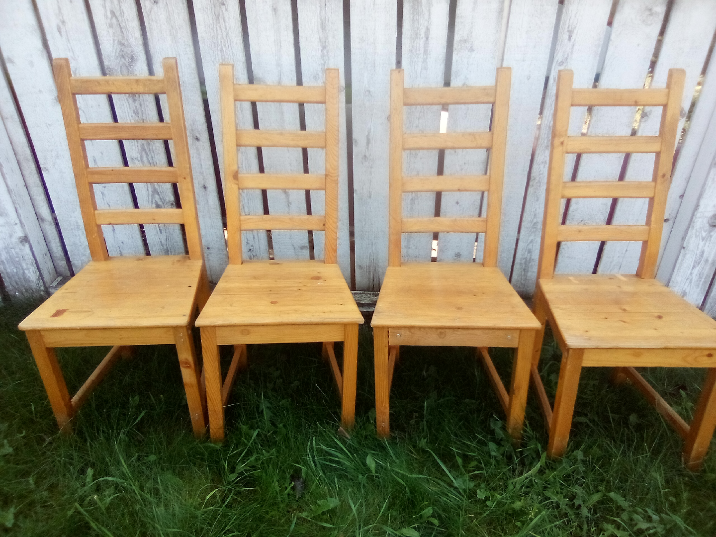 Set of 4 Solid Wood Chairs - photo 2
