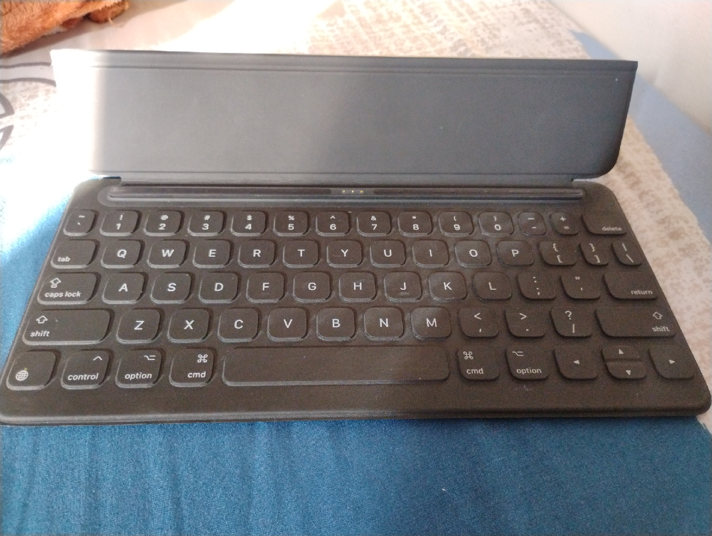 apple smart keyboard for ipad 7th gen 8th gen 9th gen - photo 2