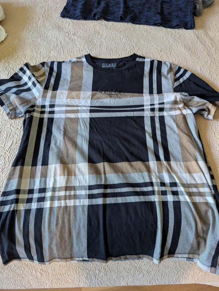 Men's Fioboc Polo Shirt & Guess Plaid T-Shirt image indicator(2)