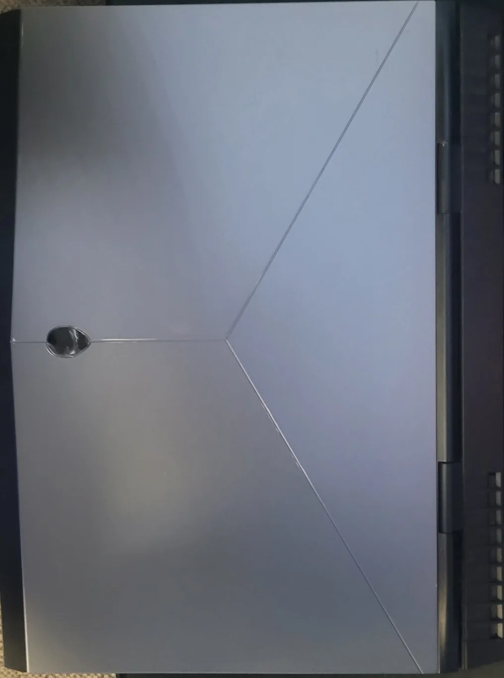 Alienware 17r4 image indicator(4)