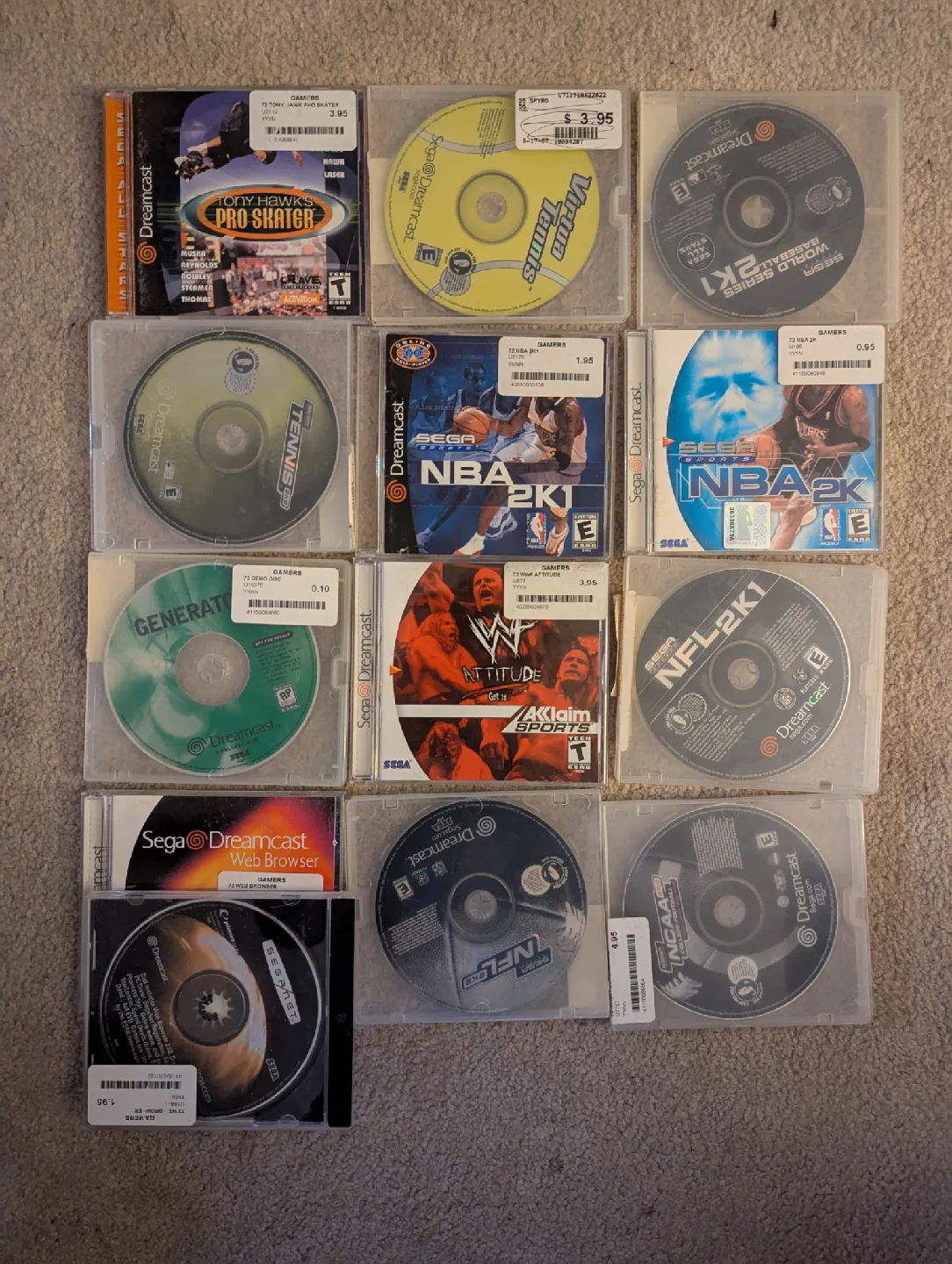 working Sega Dreamcast with 11 games and one controller image indicator(3)